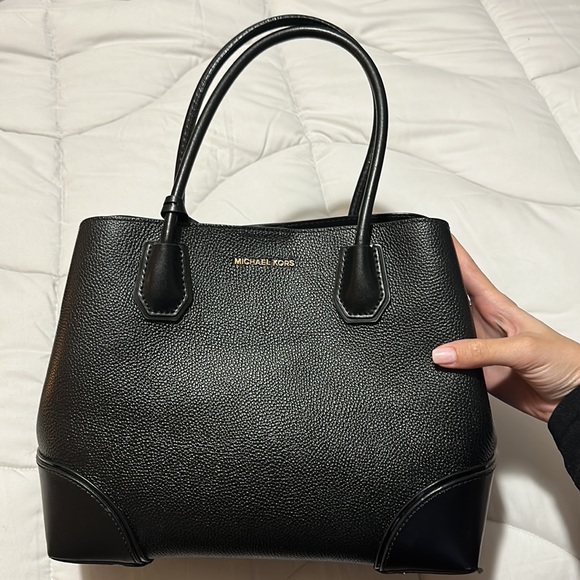 SALE‼️ NWT Michael Kors Purse - Picture 3 of 13